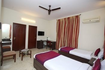 Oyo 2388 Hebbal Hotel บังกาลอร์ ภายนอก รูปภาพ